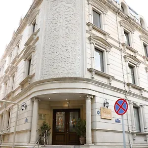 Отель Nemi Center